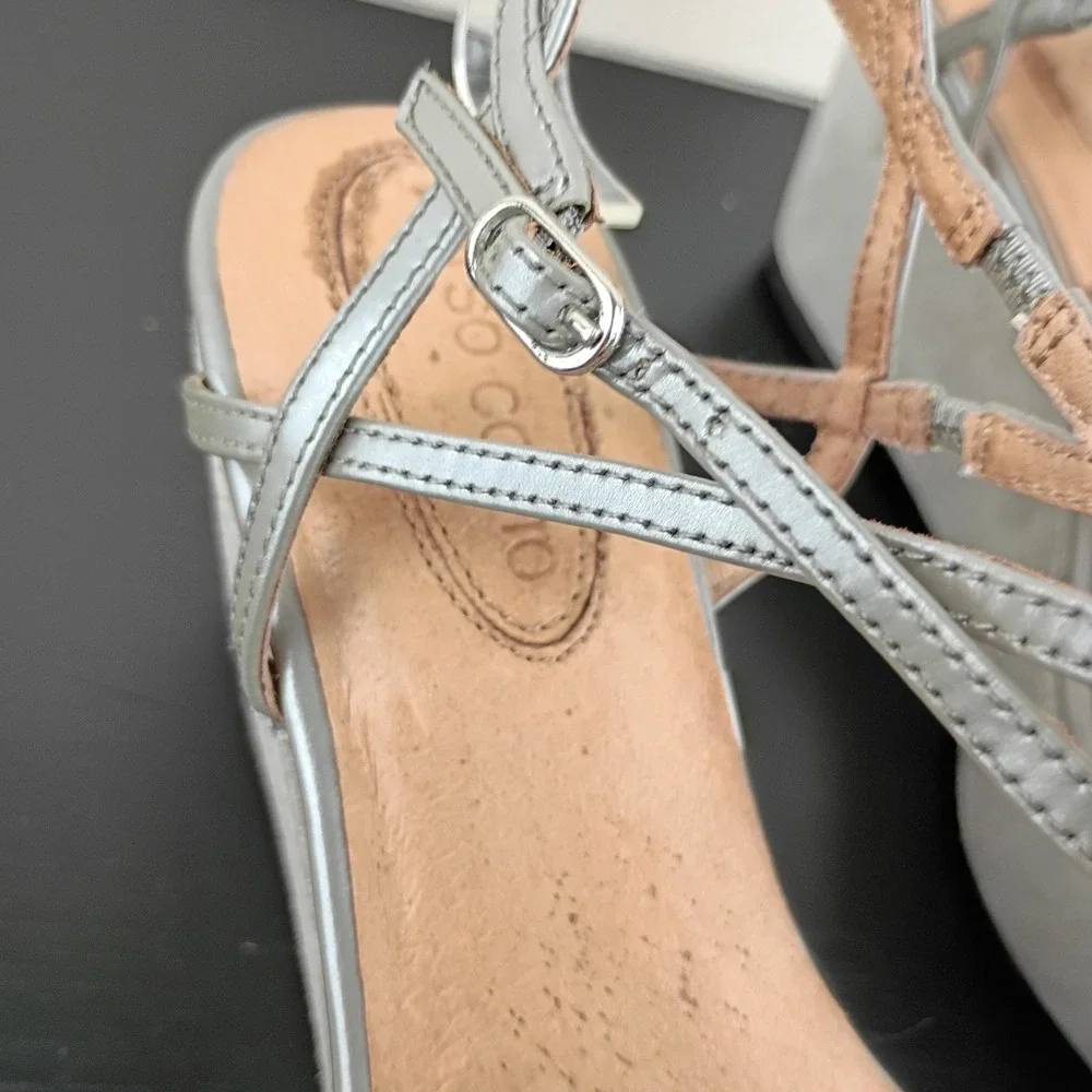 Corso Como Womens Silver Metallic Strappy Wedge Sandals Platform Grey Suede 9